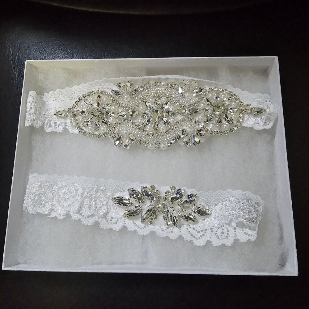 NWOT Lace/Rhinestone Garter Set